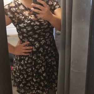Pre-loved black & white lace dress GREAT condition